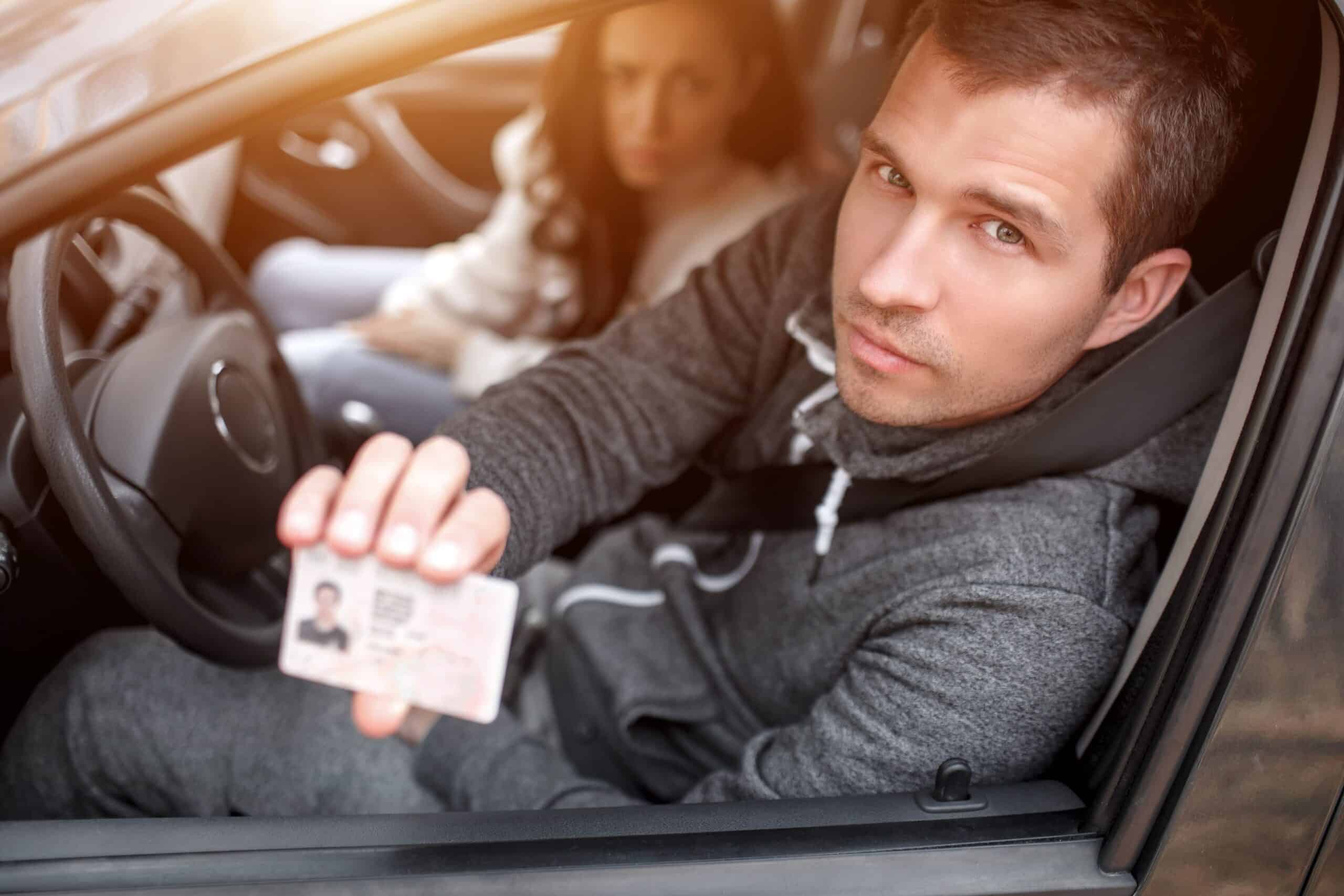 Lee más sobre el artículo Retirada del carnet de conducir: motivos, plazos y cómo recuperarlo